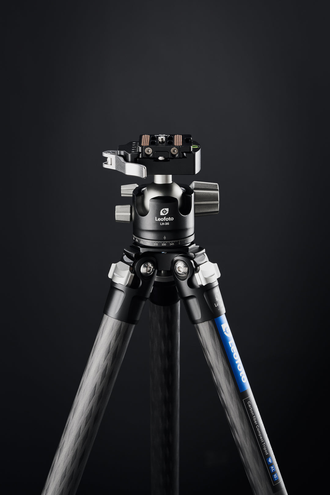 YLC 様 Leofoto Ranger LS-284CL Extra Long Carbon Fiber Tripod Kit