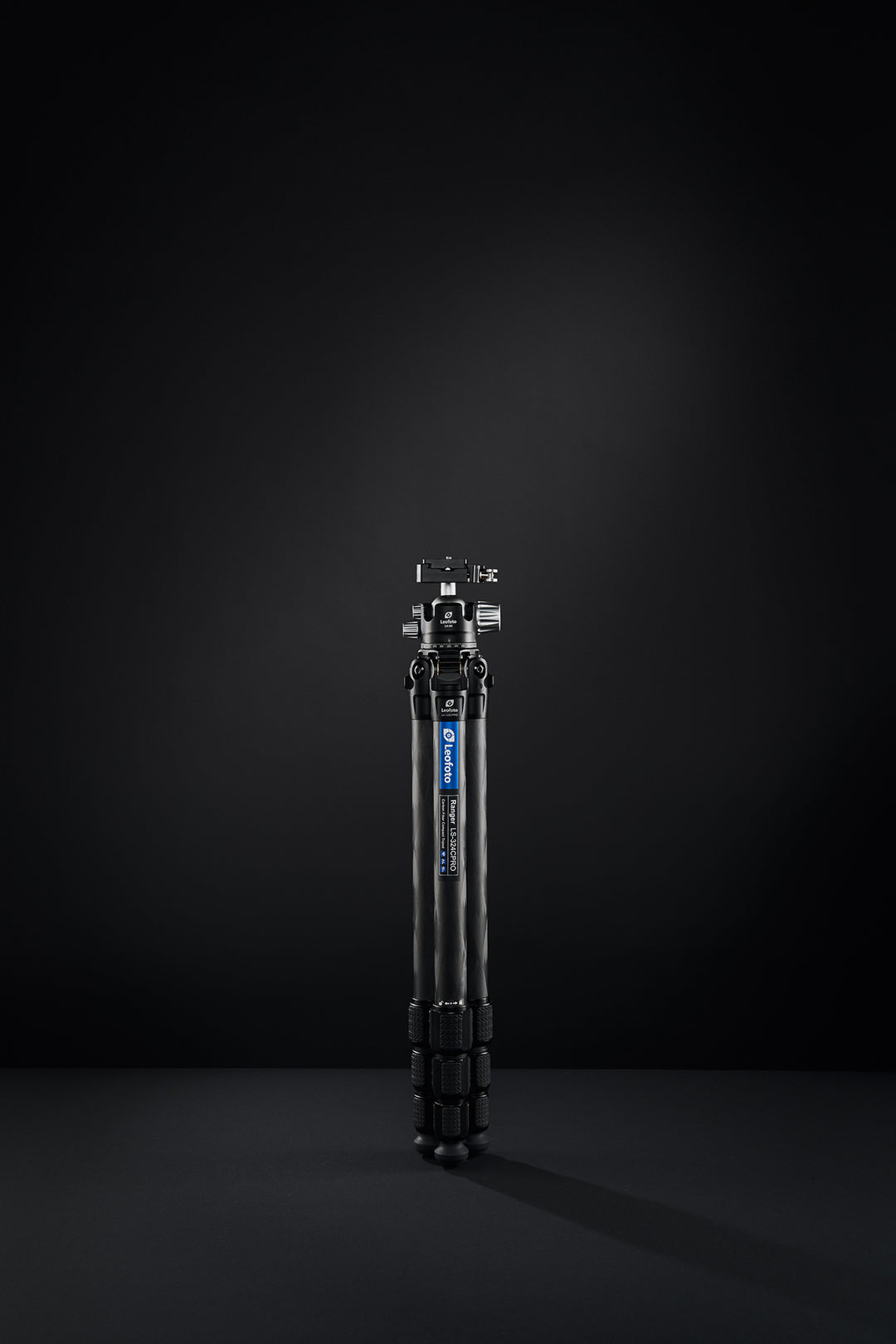 Leofoto Ranger LS-324C Pro + LH-40LR Carbon Fiber Tripod Kit