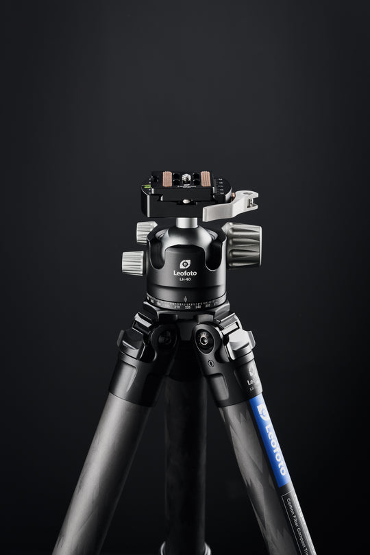 Leofoto Ranger LS-325C Pro + LH-40LR Carbon Fiber Tripod Kit