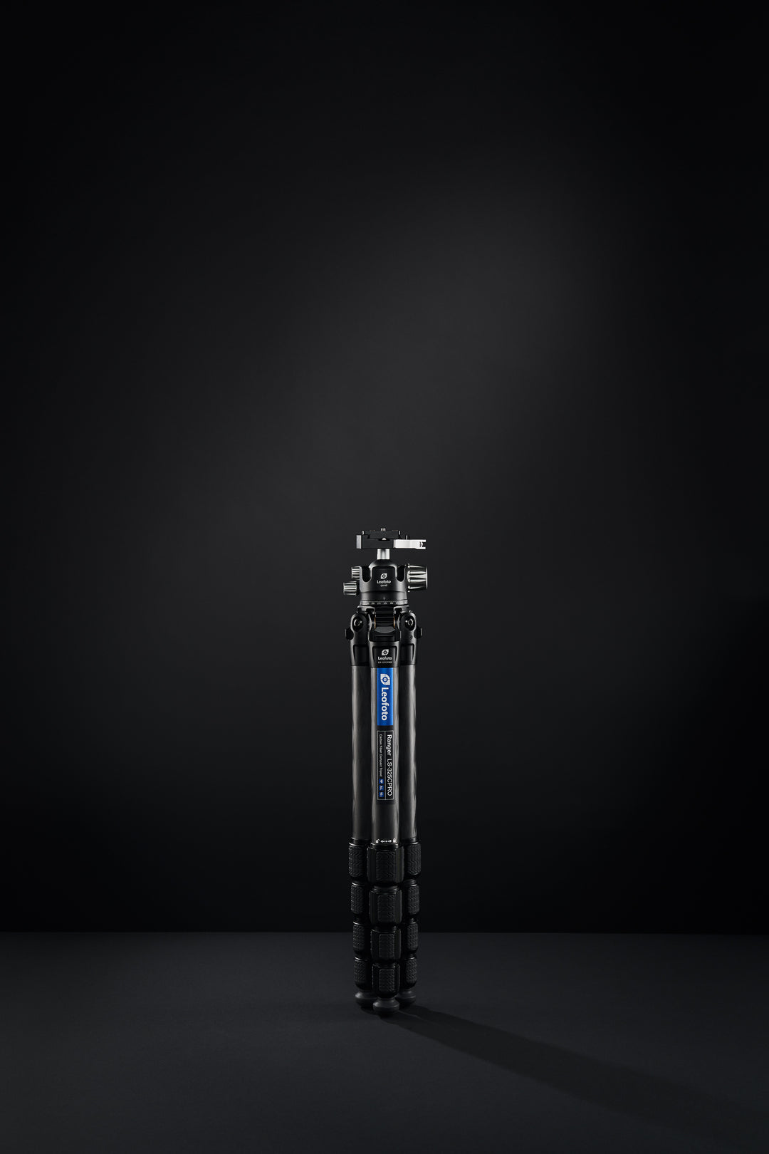 Leofoto Ranger LS-325C Pro + LH-40LR Carbon Fiber Tripod Kit